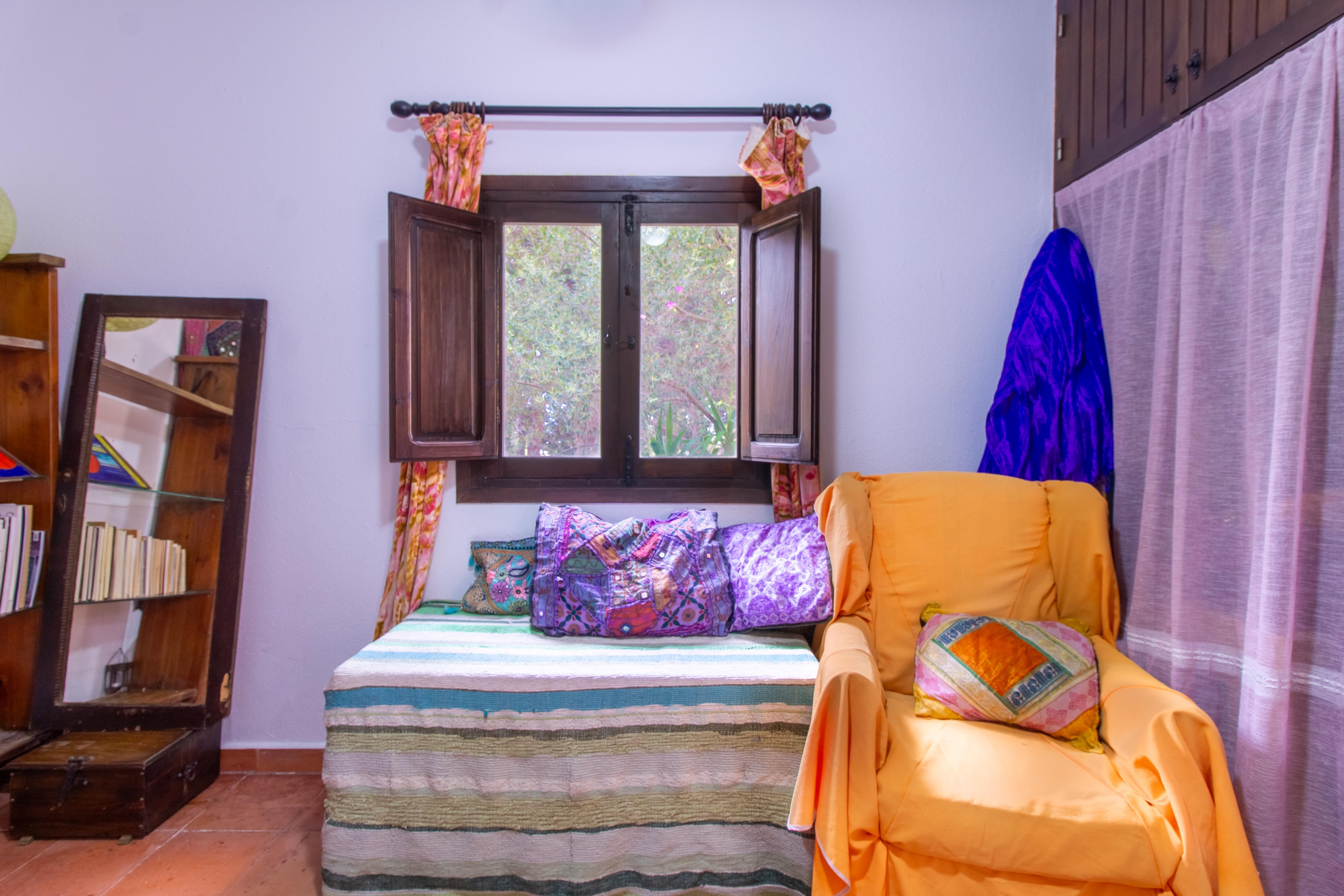 Chalet con tres espacios independientes en planta baja con jardín