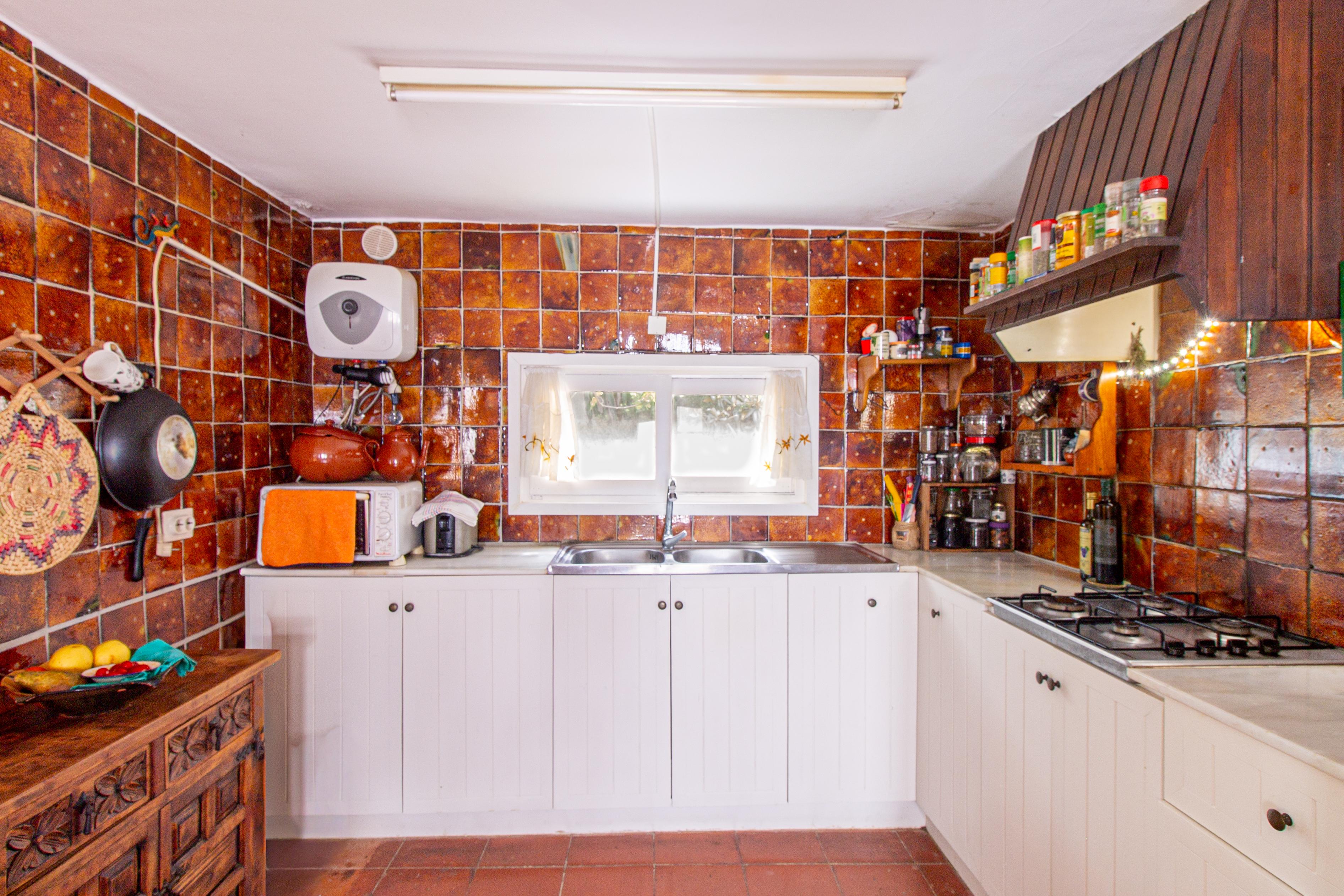 Chalet con tres espacios independientes en planta baja con jardín