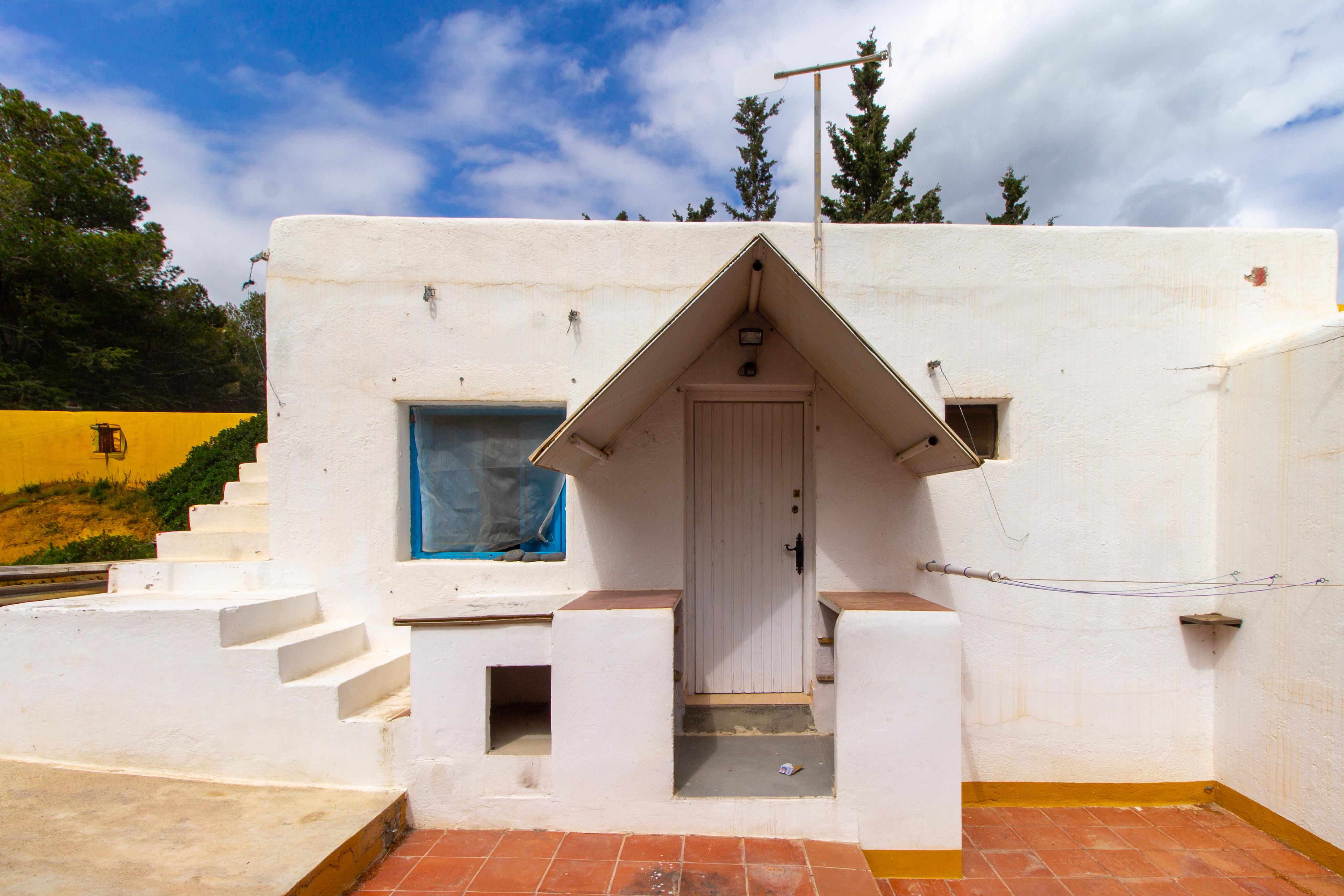 Chalet con tres espacios independientes en planta baja con jardín
