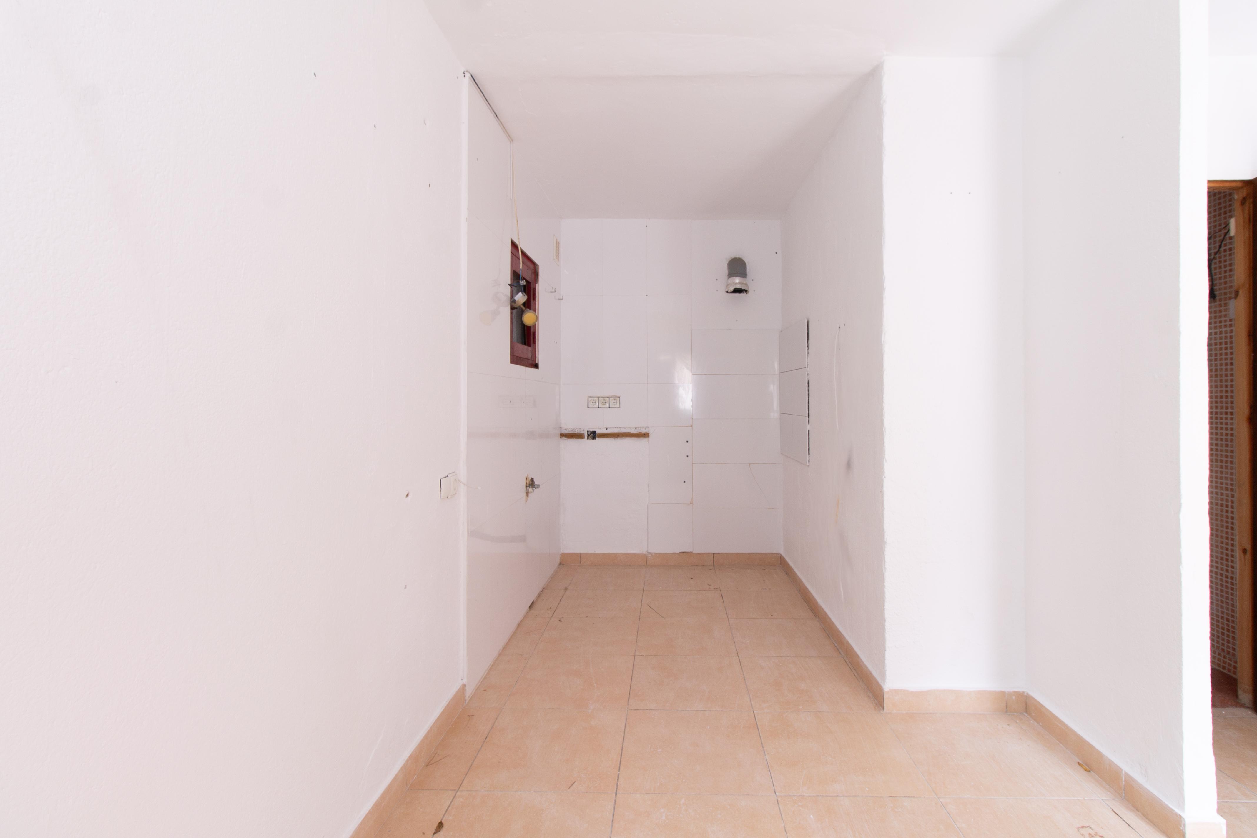 Chalet con tres espacios independientes en planta baja con jardín