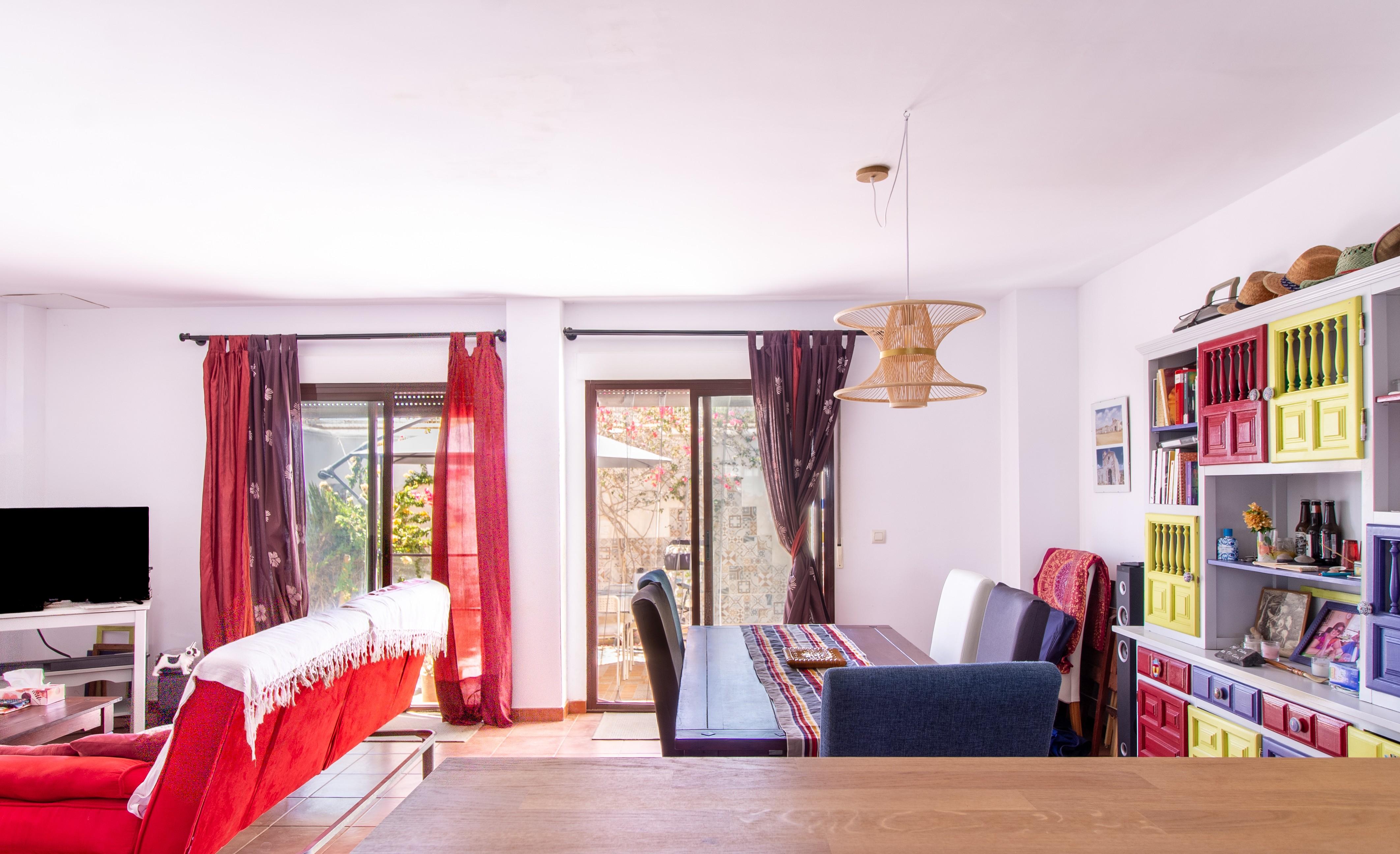 Casa con piscina comunitaria