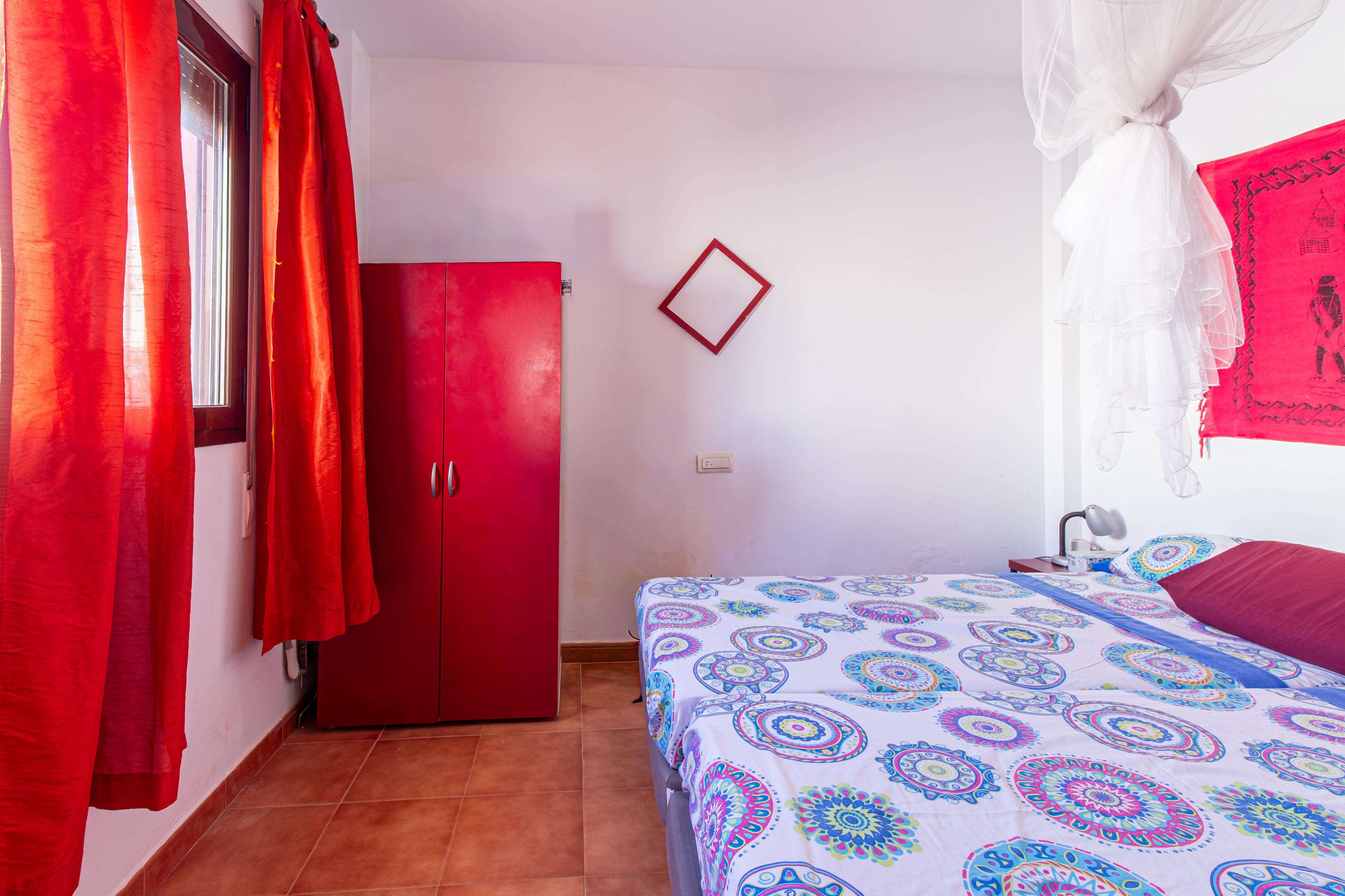 Casa con piscina comunitaria