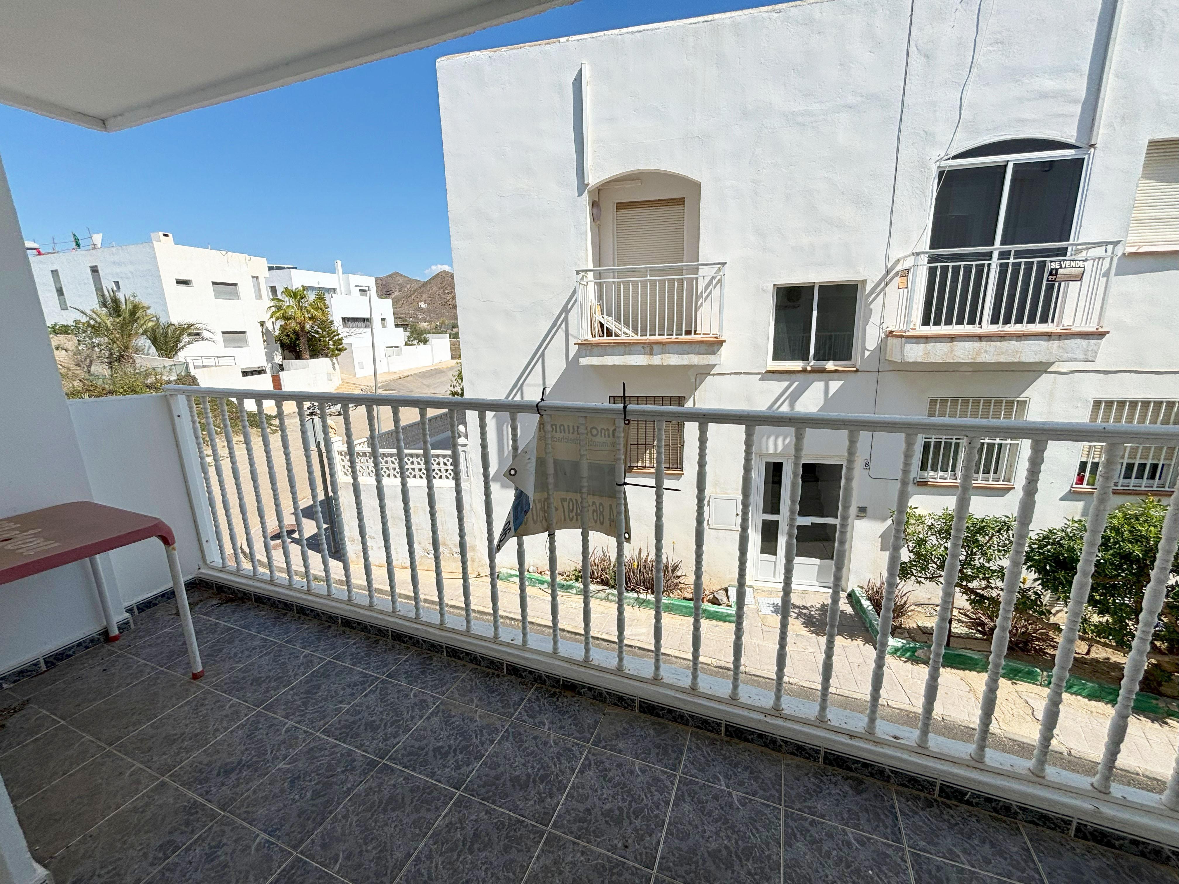 Luminoso apartamento con cochera en Las Negras