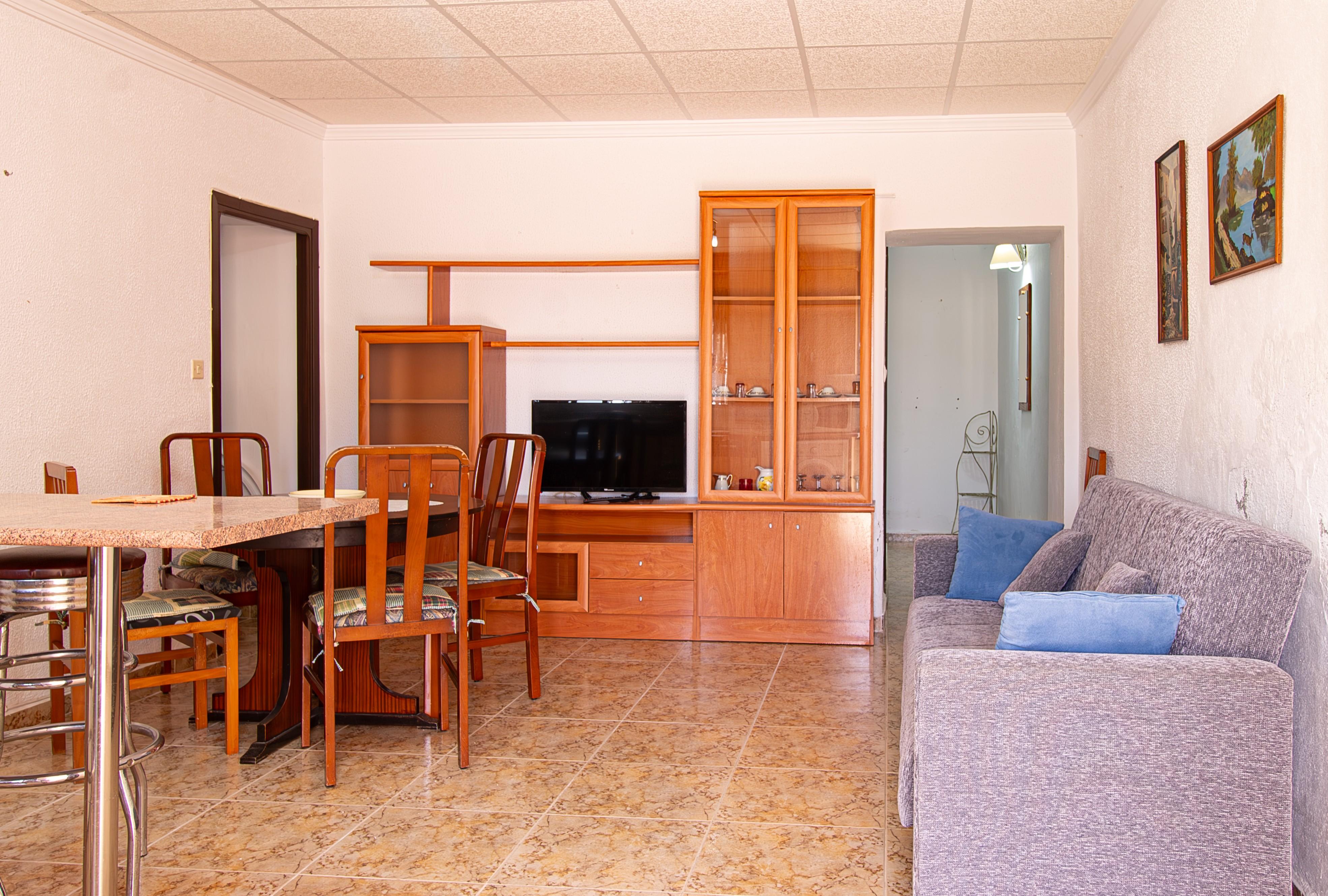 Dos casas en dos plantas y un estudio