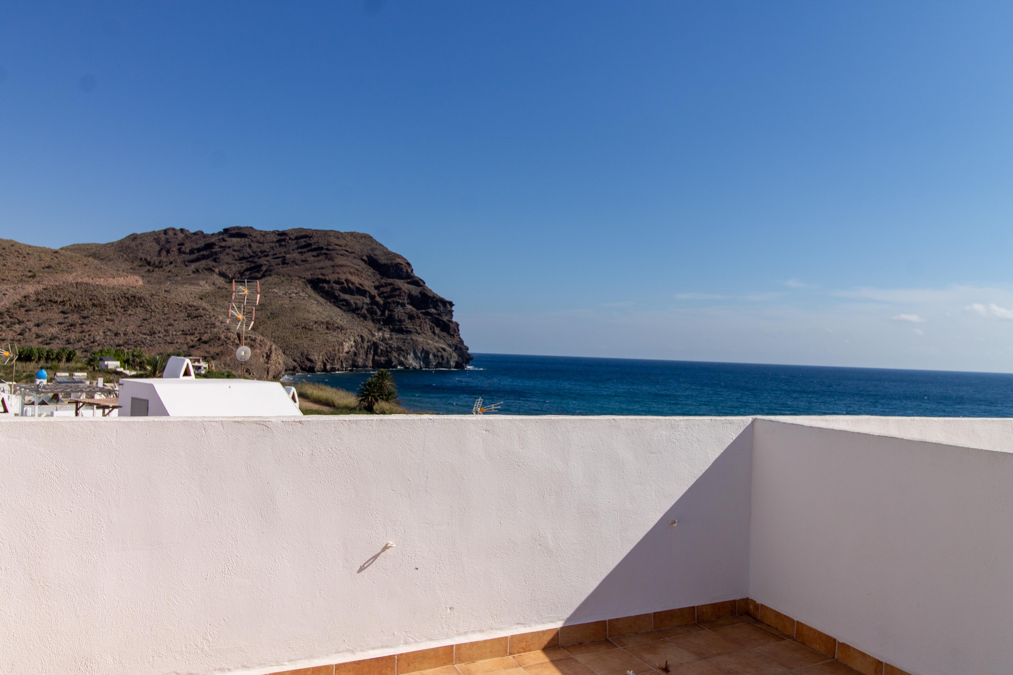 Luminoso apartamento con cochera en Las Negras
