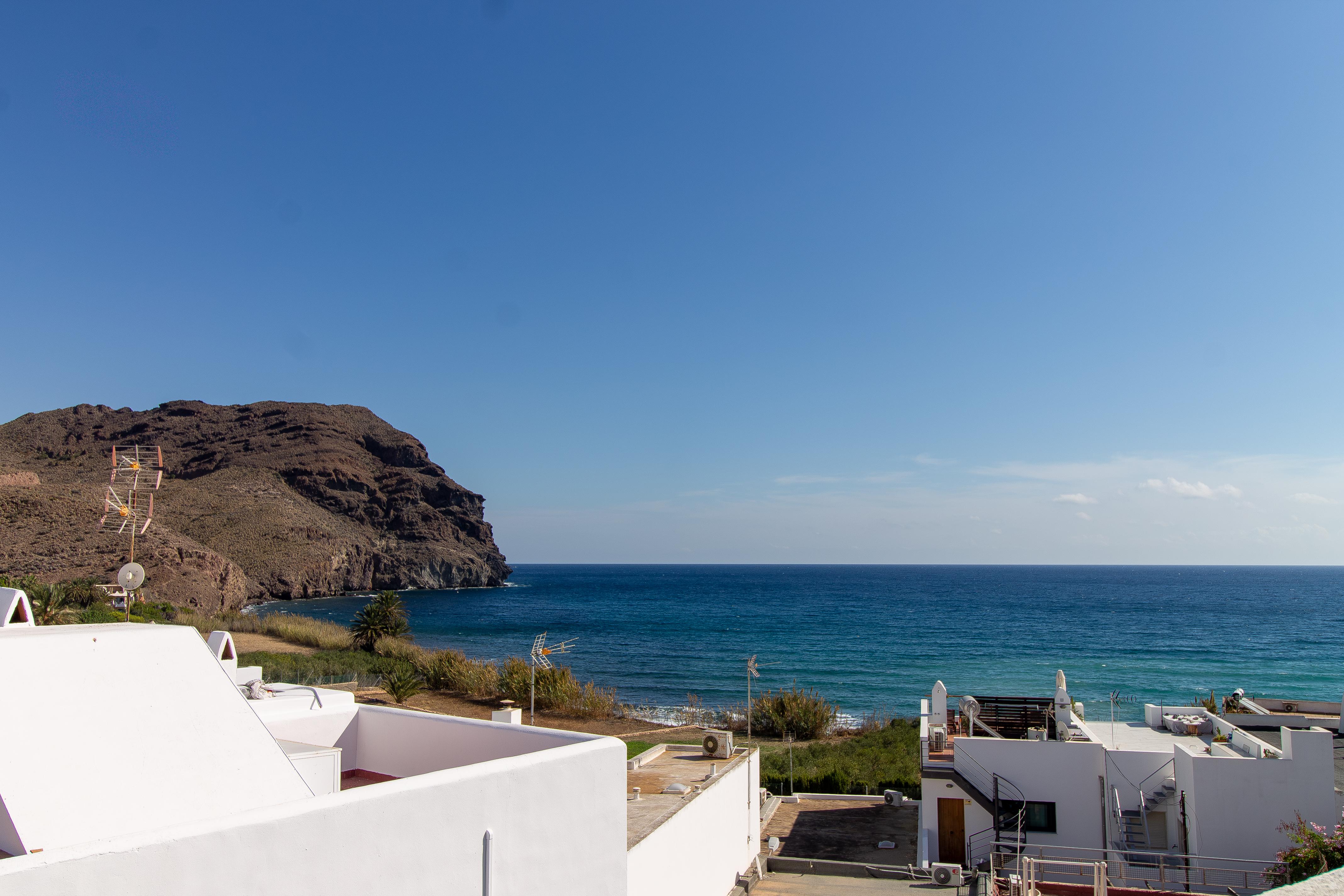Luminoso apartamento con cochera en Las Negras