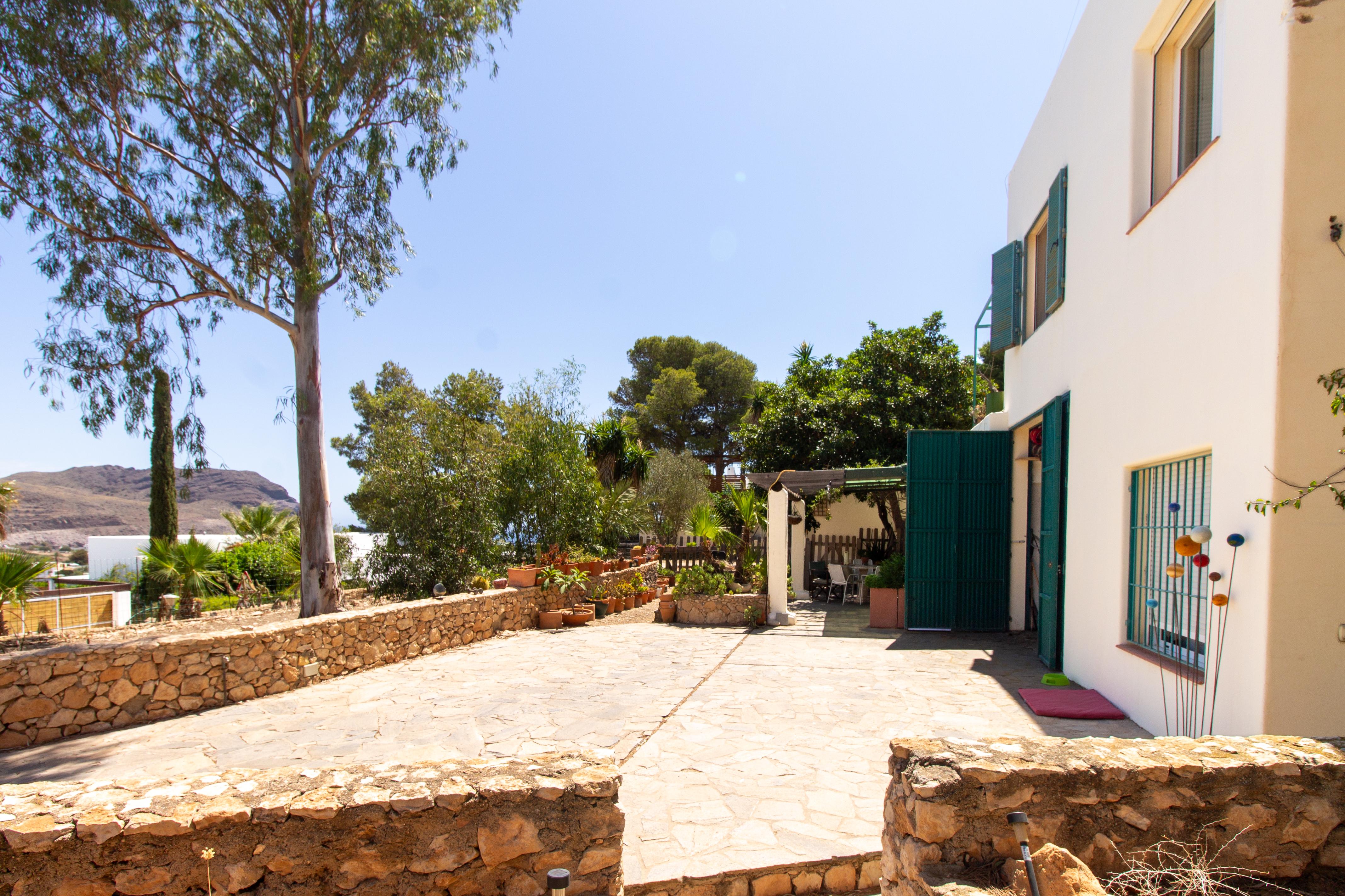 Casa con piscina y varias viviendas en Las Negras